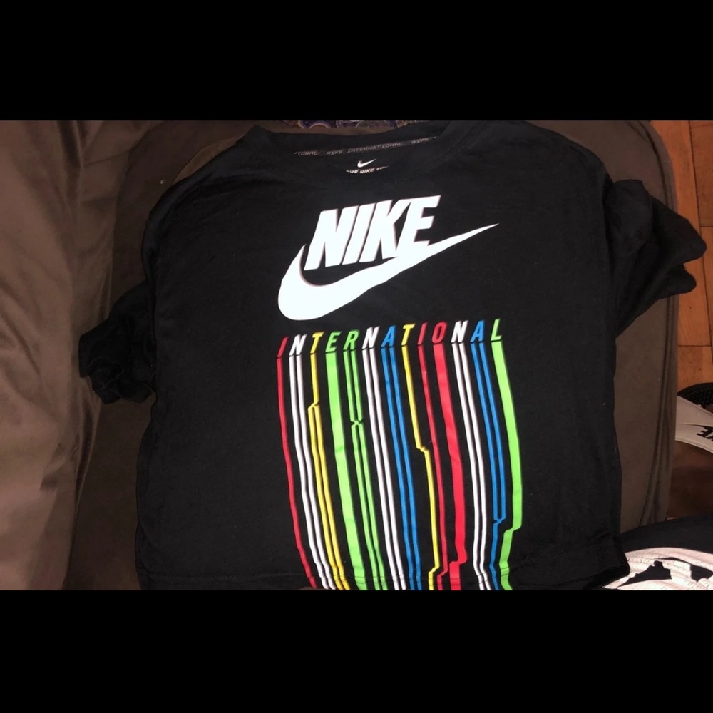Women’s Nike shirt